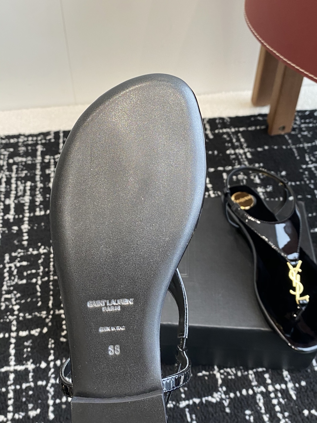 代购级
Saint Laurent圣罗兰、平板夹脚凉鞋 拖鞋 25ss 早春专柜同步最新款、YSL、Lo