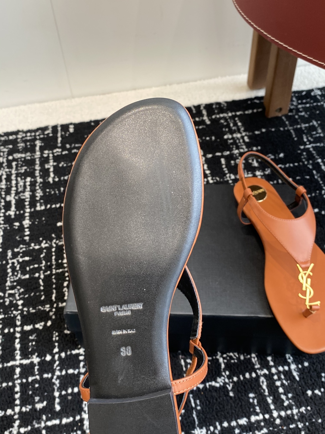 代购级
Saint Laurent圣罗兰、平板夹脚凉鞋 拖鞋 25ss 早春专柜同步最新款、YSL、Lo