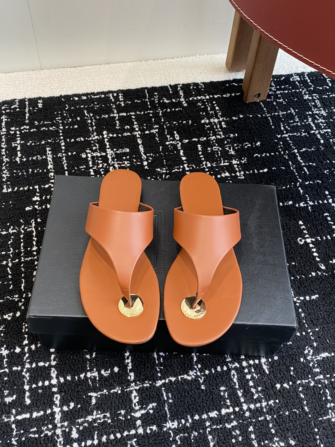 代购级
Saint Laurent圣罗兰、平板夹脚凉鞋 拖鞋 25ss 早春专柜同步最新款、YSL、Lo