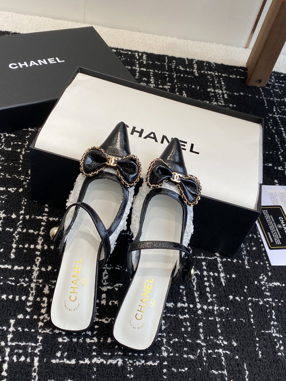 代购级
25ss 早春新品Chanel Vintage中古 尖头蝴蝶结 高跟拖鞋 

鞋面进口牛皮 内里