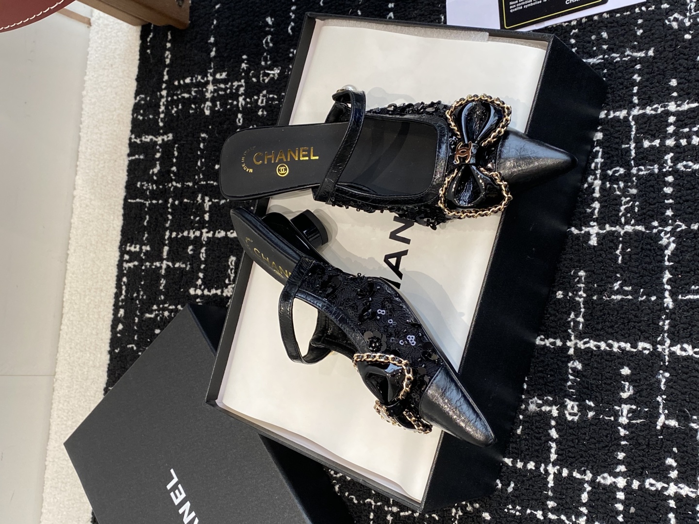 代购级
25ss 早春新品Chanel Vintage中古 尖头蝴蝶结 高跟拖鞋 

鞋面进口牛皮 内里