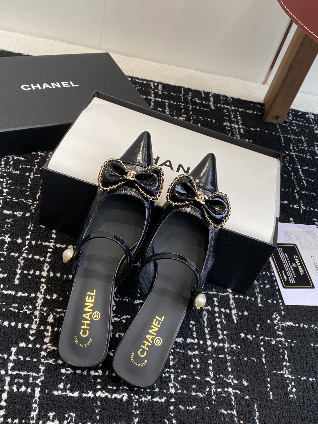 代购级
25ss 早春新品Chanel Vintage中古 尖头蝴蝶结 高跟拖鞋 

鞋面进口牛皮 内里