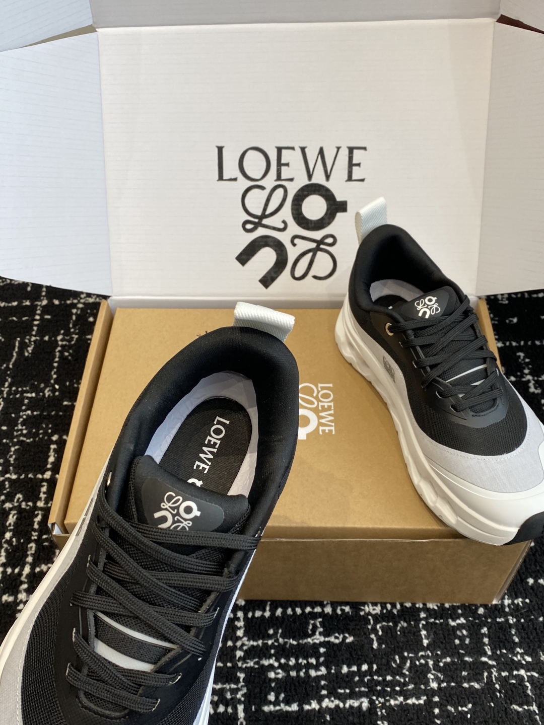 东莞代购级（⚠️非莆田版本）（官网同步✈️盒包装）
LOEWE x On昂跑Cloudtilt 罗意威 