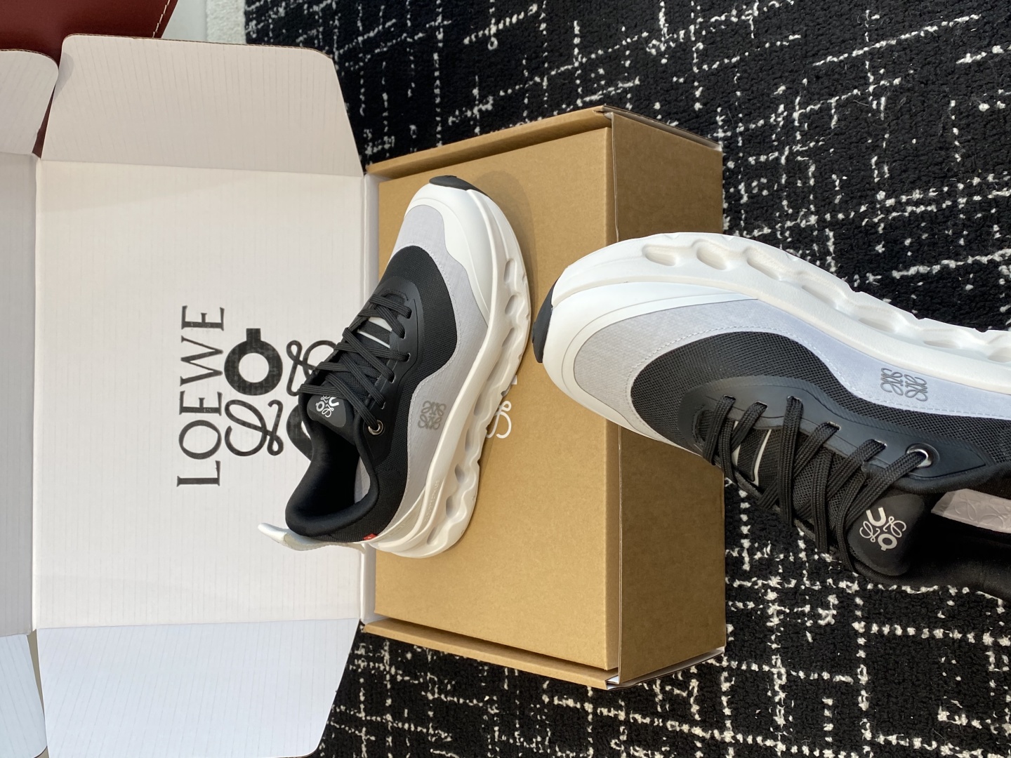 东莞代购级（⚠️非莆田版本）（官网同步✈️盒包装）
LOEWE x On昂跑Cloudtilt 罗意威 