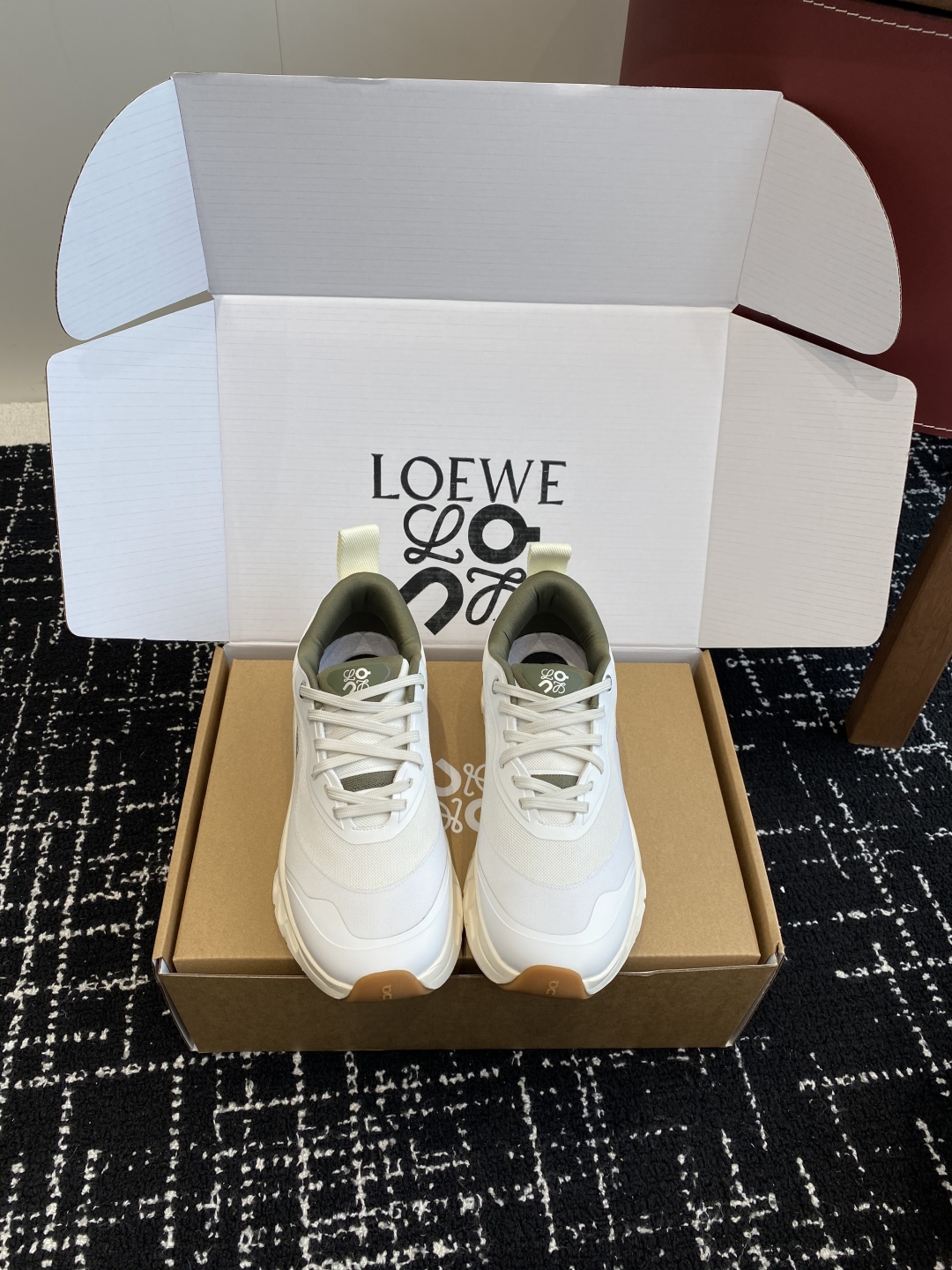 东莞代购级（⚠️非莆田版本）（官网同步✈️盒包装）
LOEWE x On昂跑Cloudtilt 罗意威 