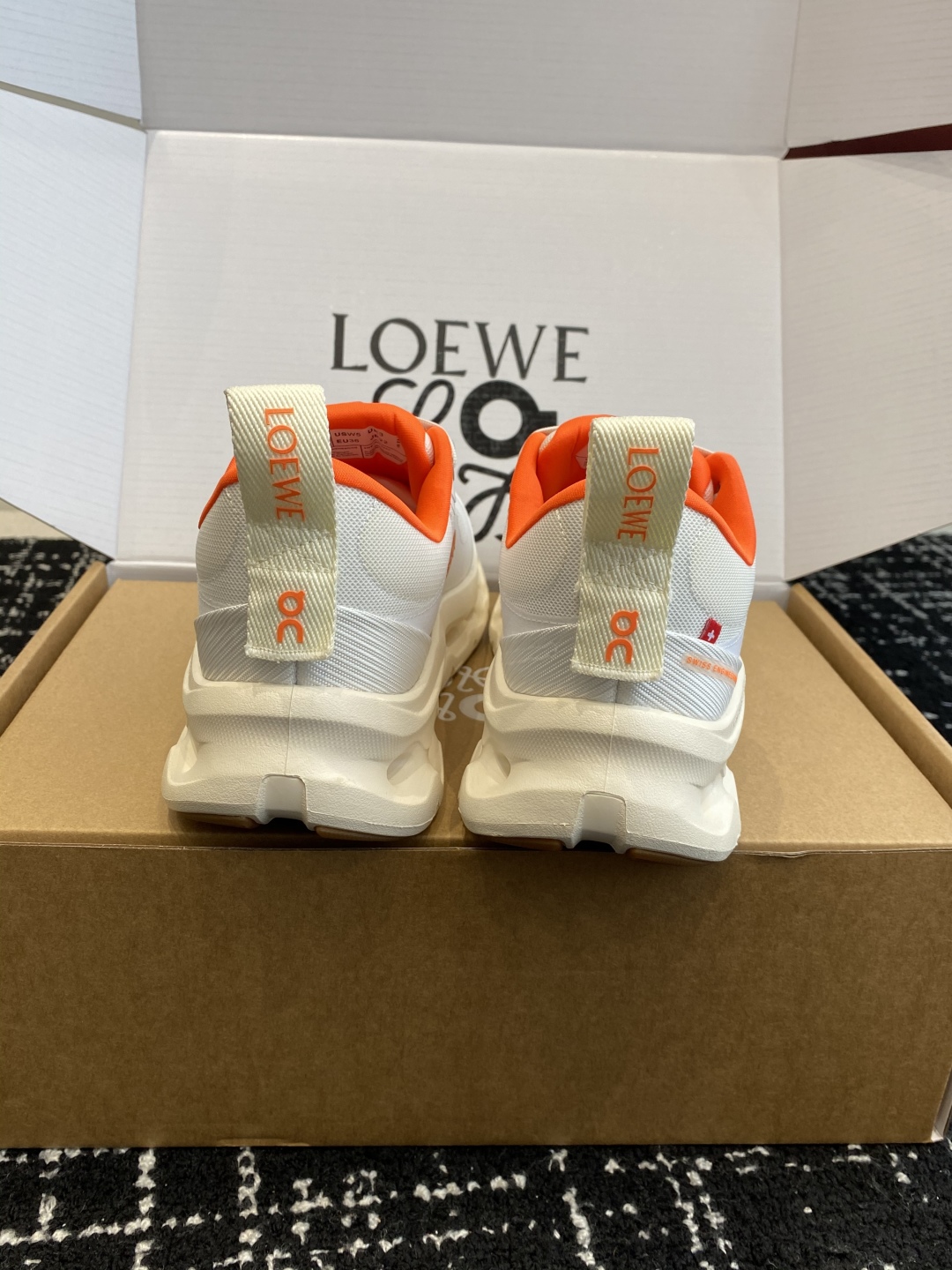 东莞代购级（⚠️非莆田版本）（官网同步✈️盒包装）
LOEWE x On昂跑Cloudtilt 罗意威 
