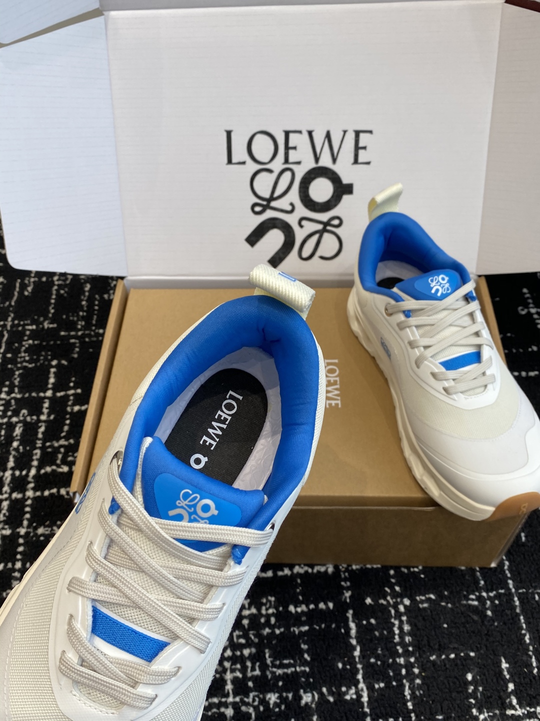东莞代购级（⚠️非莆田版本）（官网同步✈️盒包装）
LOEWE x On昂跑Cloudtilt 罗意威 