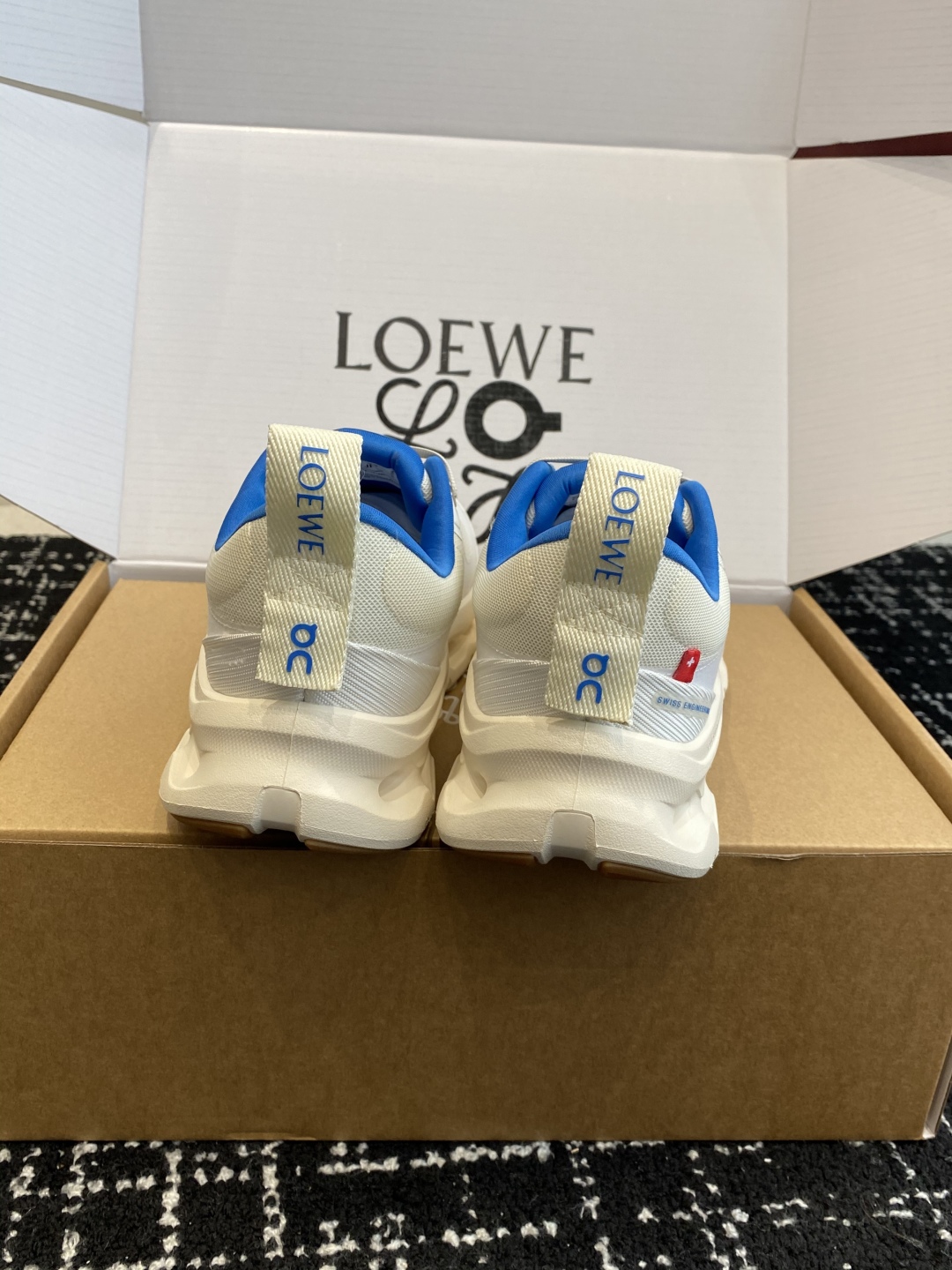 东莞代购级（⚠️非莆田版本）（官网同步✈️盒包装）
LOEWE x On昂跑Cloudtilt 罗意威 
