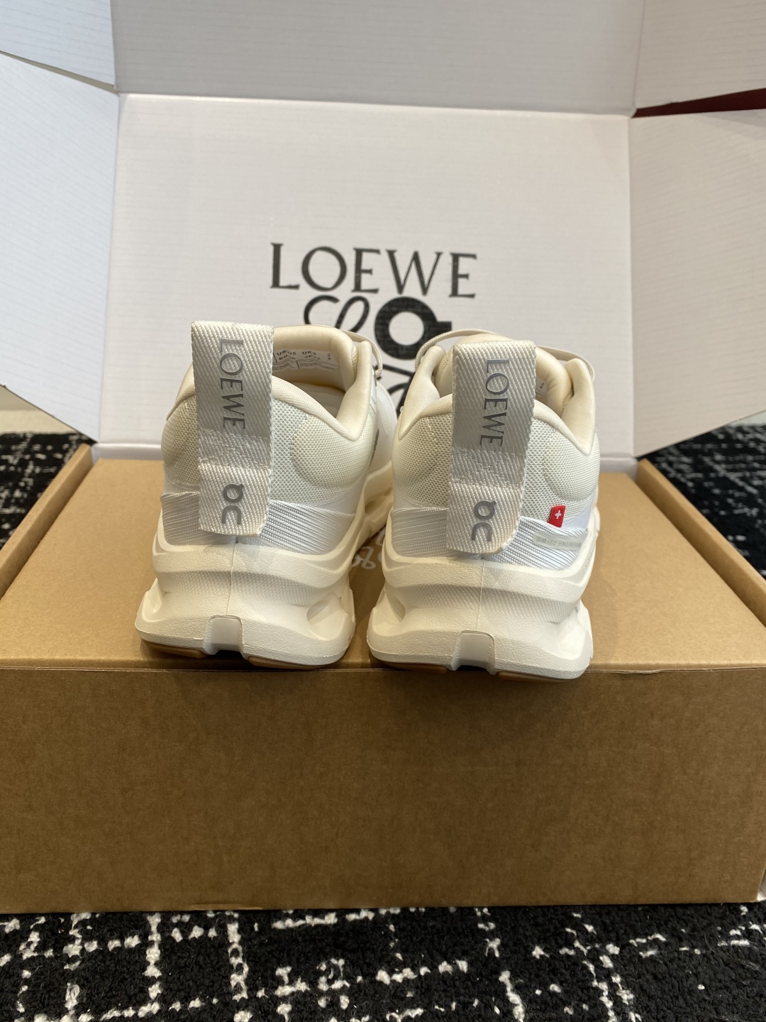 东莞代购级（⚠️非莆田版本）（官网同步✈️盒包装）
LOEWE x On昂跑Cloudtilt 罗意威 