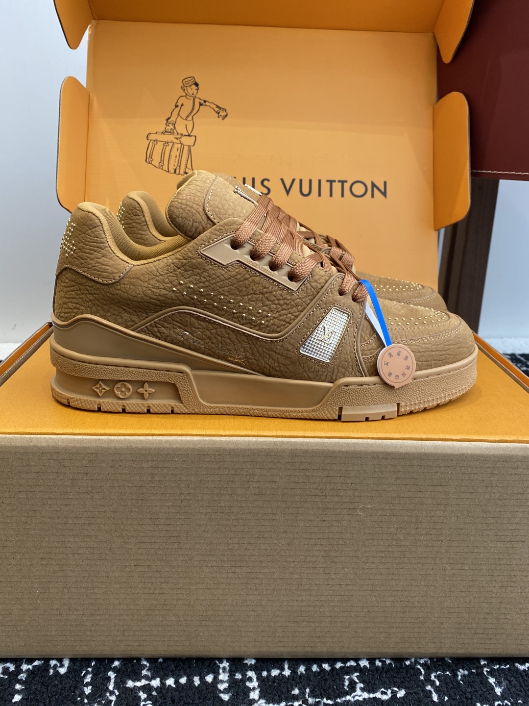 代购级
Louis Vuitton 25ss 系带驴家的爆款！trainer板鞋，每个人都必须入的款，绝
