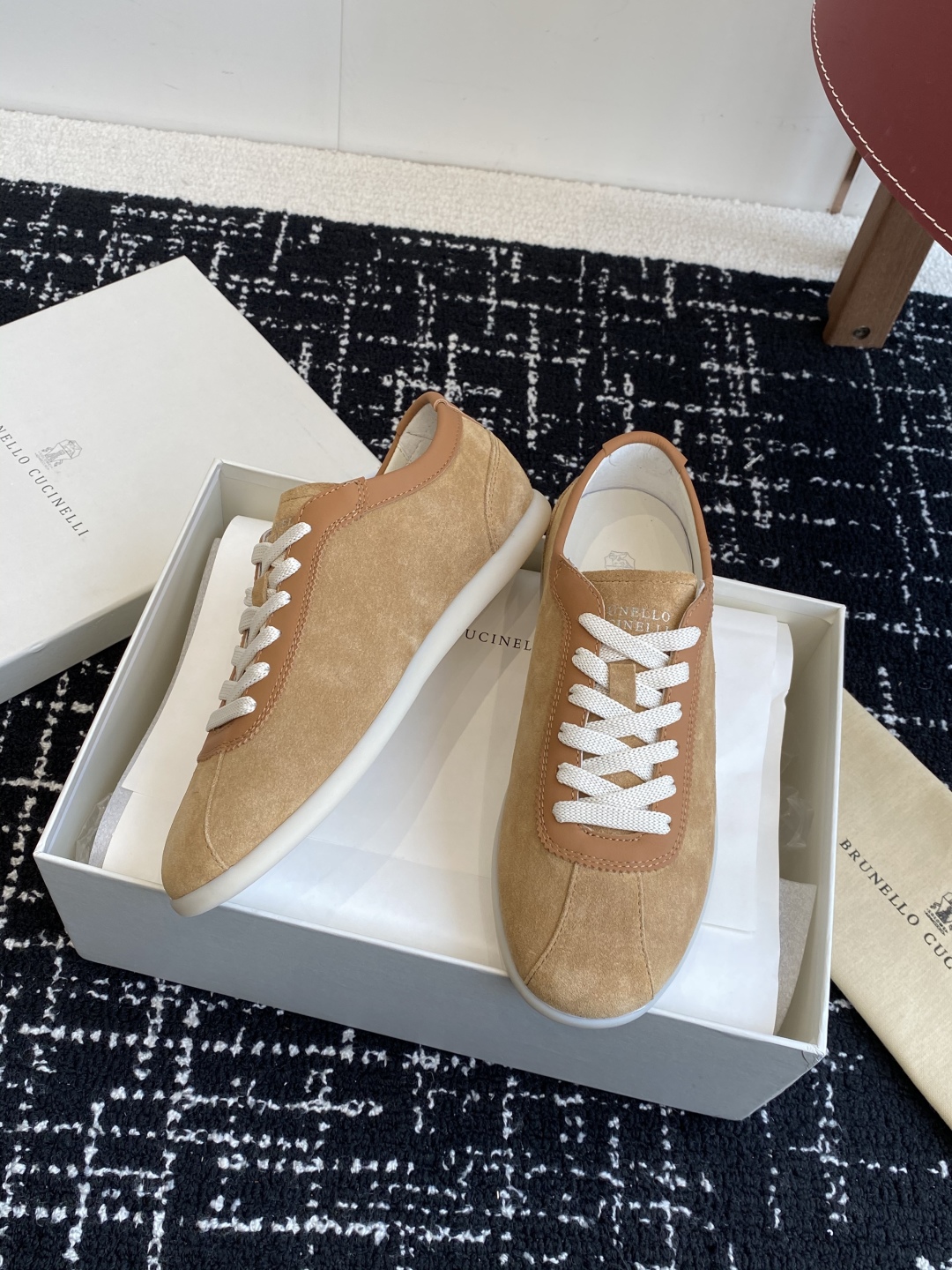代购级
Brunello Cucinelli 25ss最新 Bc 系带 情侣款 休闲鞋 

鞋面进口麂皮