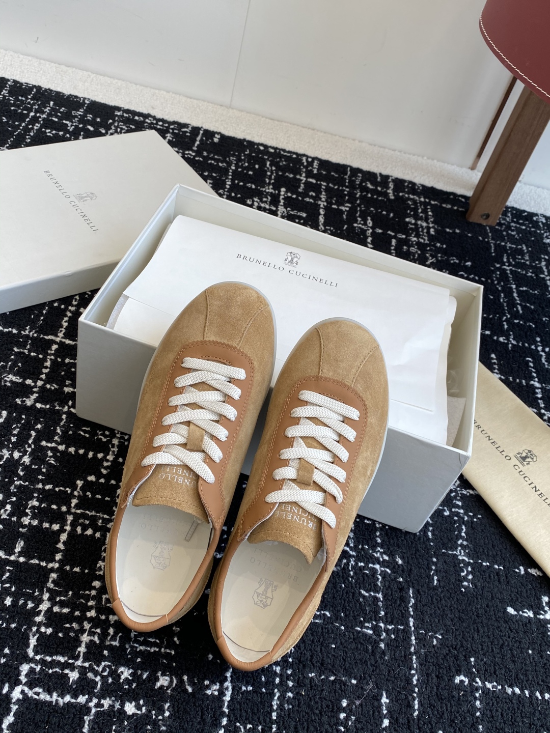 代购级
Brunello Cucinelli 25ss最新 Bc 系带 情侣款 休闲鞋 

鞋面进口麂皮