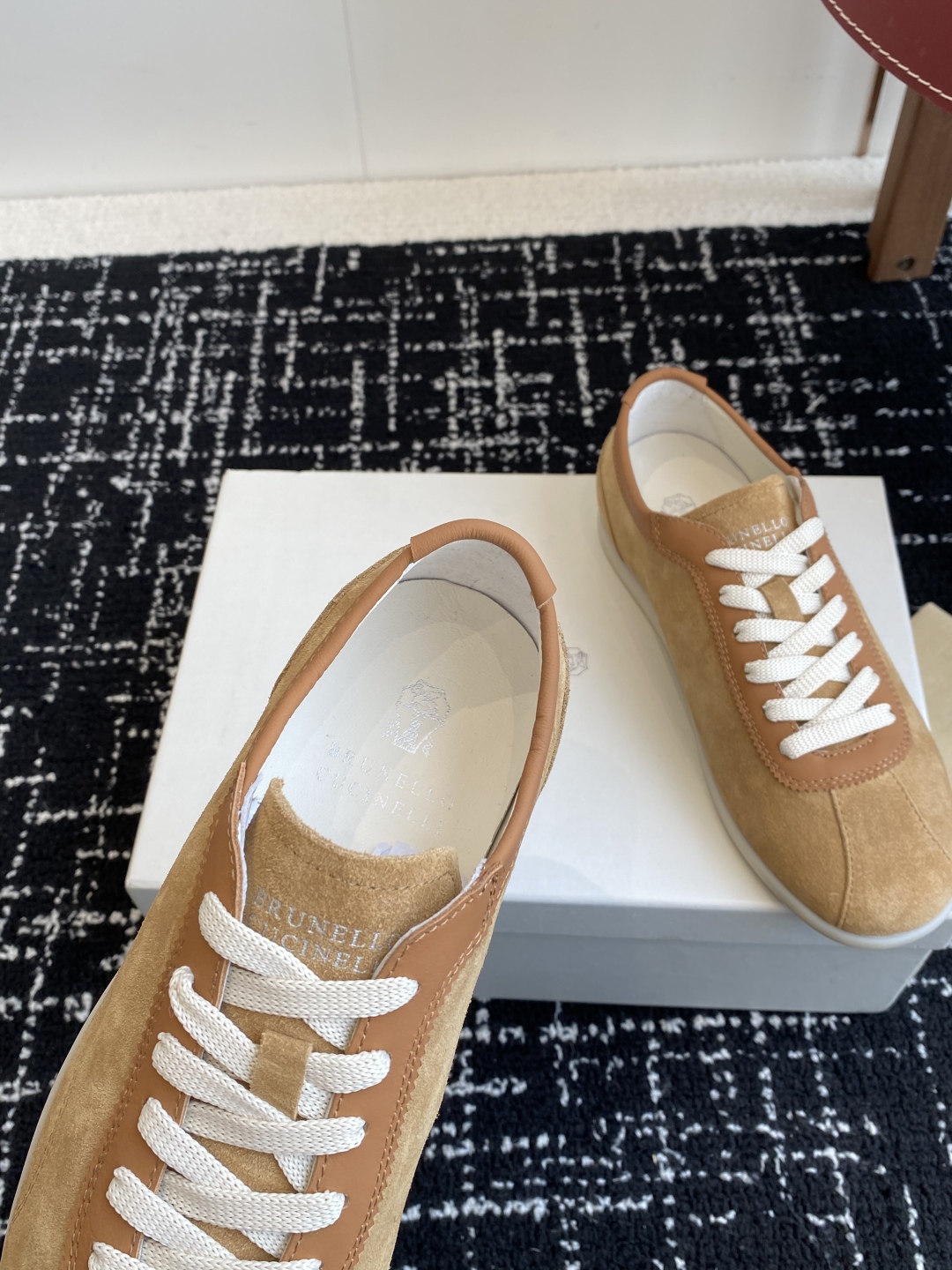 代购级
Brunello Cucinelli 25ss最新 Bc 系带 情侣款 休闲鞋 

鞋面进口麂皮