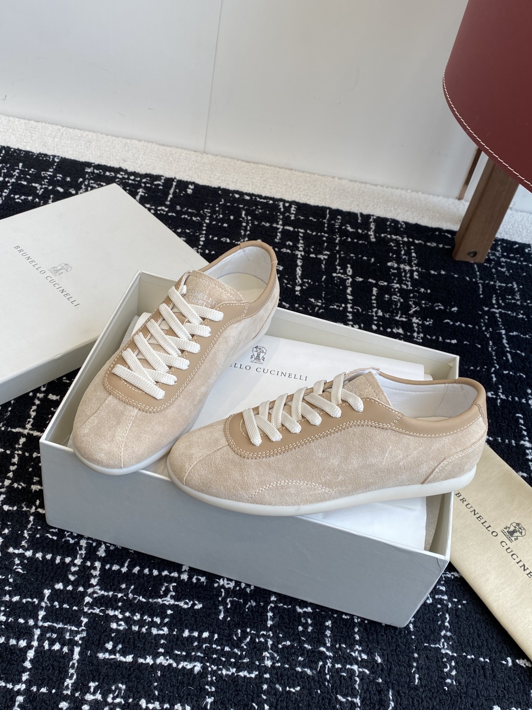 代购级
Brunello Cucinelli 25ss最新 Bc 系带 情侣款 休闲鞋 

鞋面进口麂皮