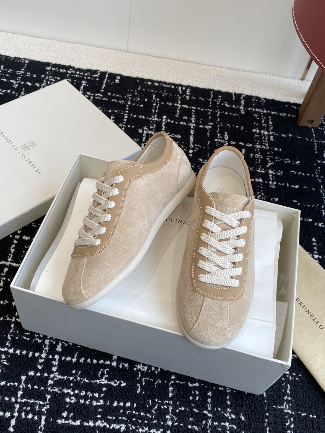 代购级
Brunello Cucinelli 25ss最新 Bc 系带 情侣款 休闲鞋 

鞋面进口麂皮