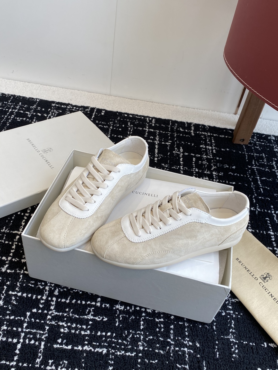 代购级
Brunello Cucinelli 25ss最新 Bc 系带 情侣款 休闲鞋 

鞋面进口麂皮