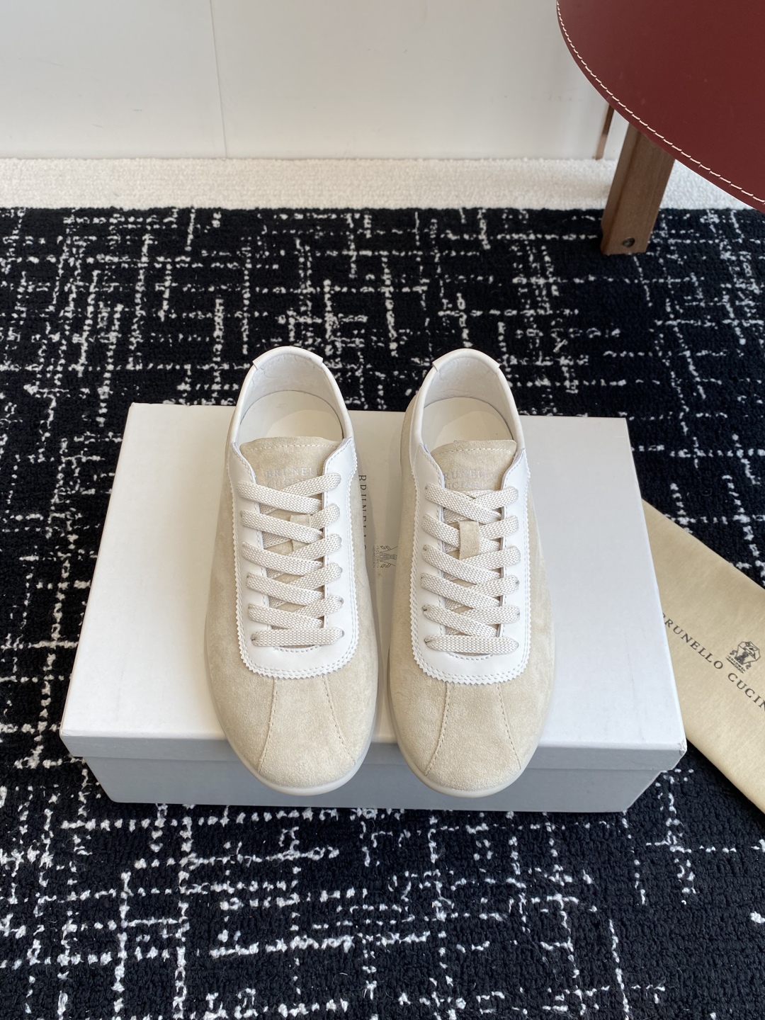 代购级
Brunello Cucinelli 25ss最新 Bc 系带 情侣款 休闲鞋 

鞋面进口麂皮