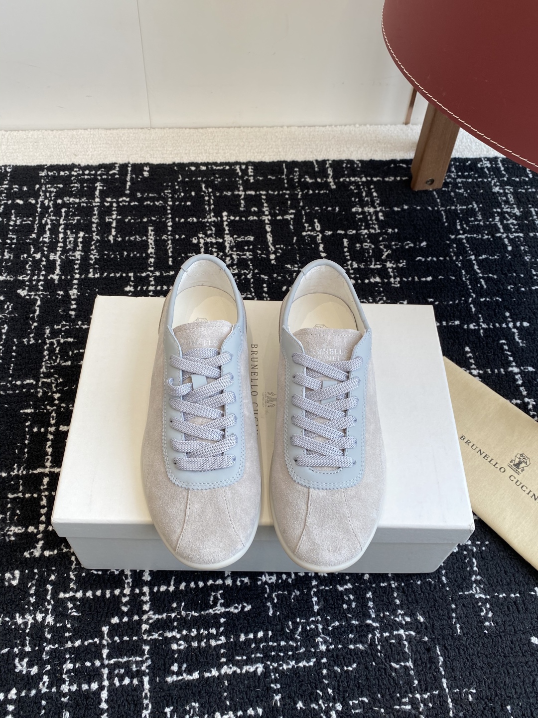 代购级
Brunello Cucinelli 25ss最新 Bc 系带 情侣款 休闲鞋 

鞋面进口麂皮