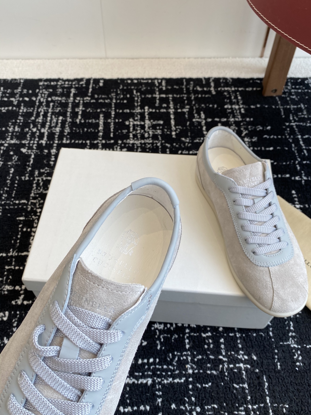 代购级
Brunello Cucinelli 25ss最新 Bc 系带 情侣款 休闲鞋 

鞋面进口麂皮