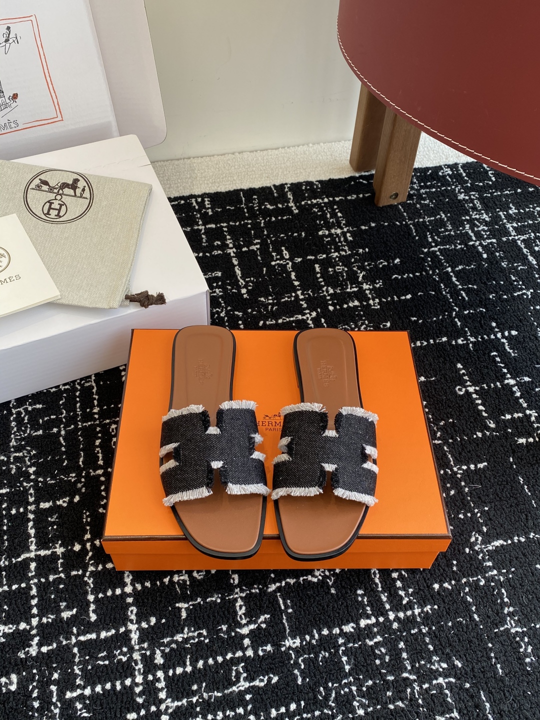 东莞代购级 （官网同步✈️飞机盒包装）
Hermes 爱马仕春夏经典款 东莞产 H拖鞋

经典H拖，每个