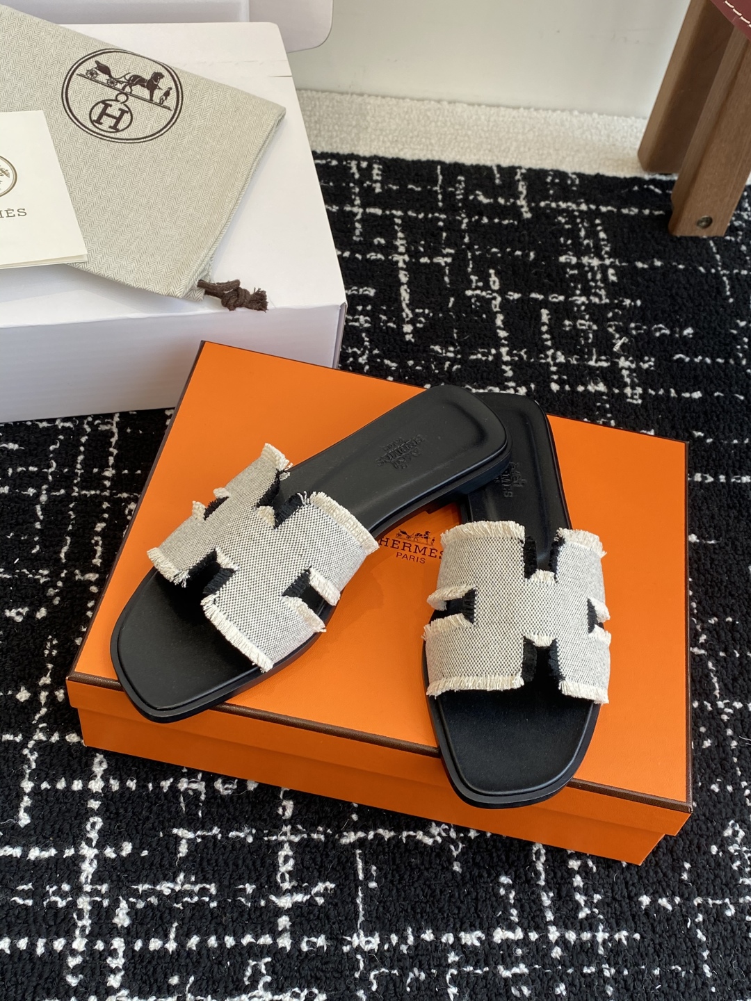 东莞代购级（官网同步✈️飞机盒包装）
Hermes 爱马仕春夏经典款 东莞产 H拖鞋

经典H拖，每个夏