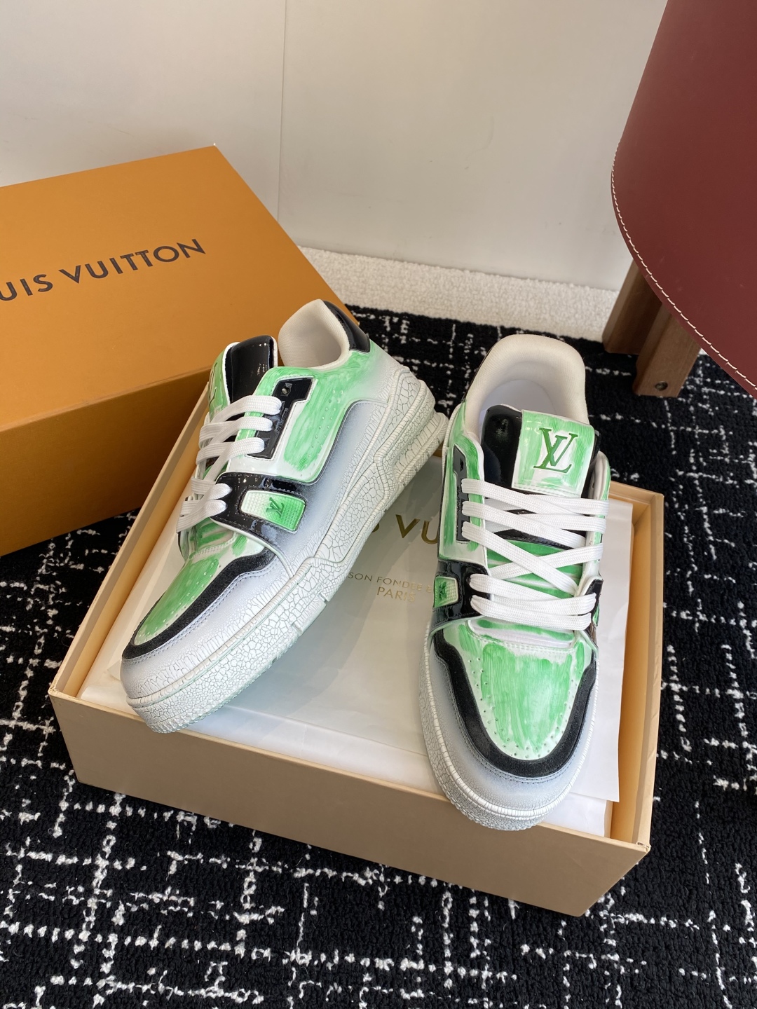 代购级
Louis Vuitton 25ss 系带驴家的爆款！trainer板鞋，每个人都必须入的款，绝