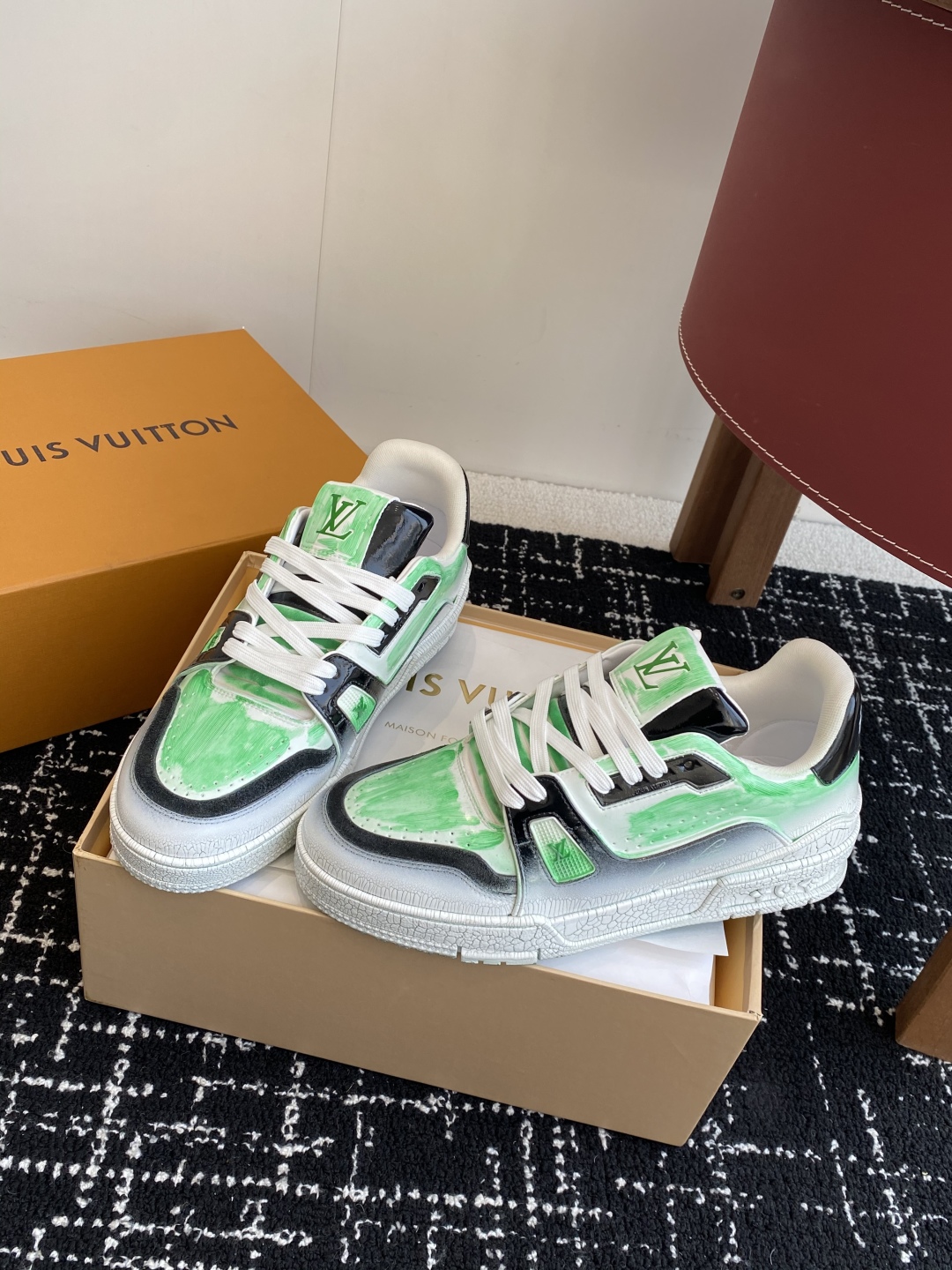 代购级
Louis Vuitton 25ss 系带驴家的爆款！trainer板鞋，每个人都必须入的款，绝