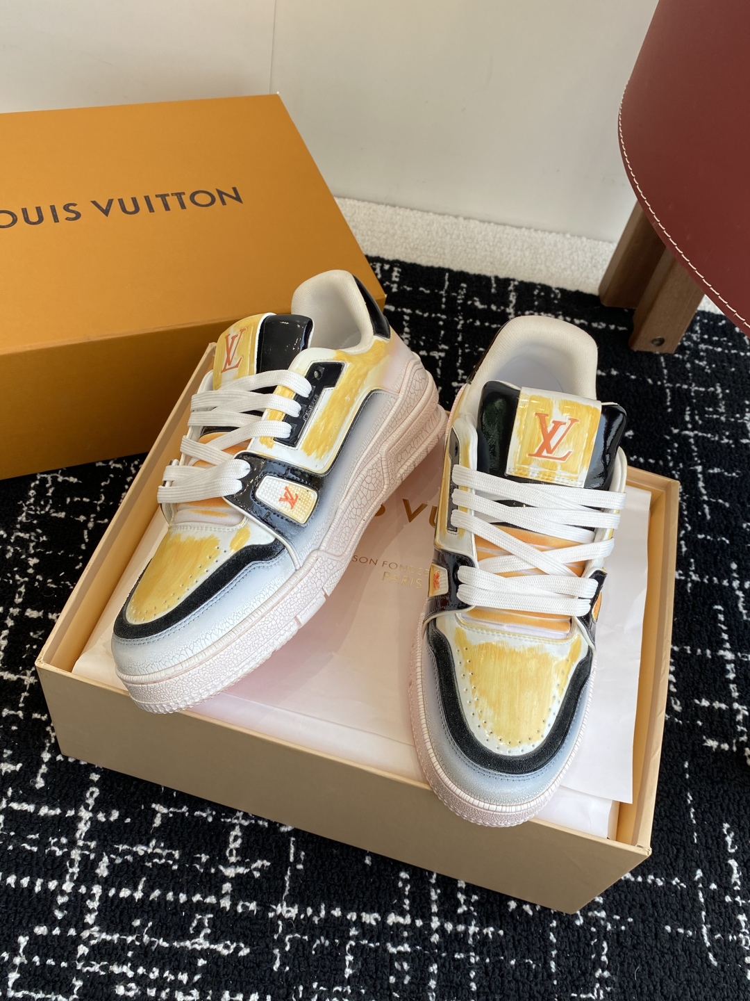 代购级
Louis Vuitton 25ss 系带驴家的爆款！trainer板鞋，每个人都必须入的款，绝