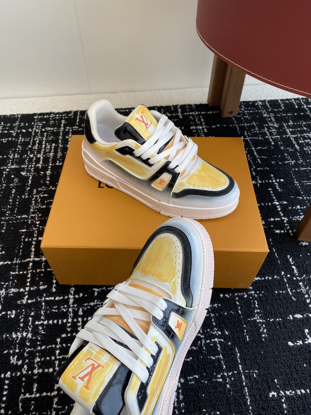 代购级
Louis Vuitton 25ss 系带驴家的爆款！trainer板鞋，每个人都必须入的款，绝