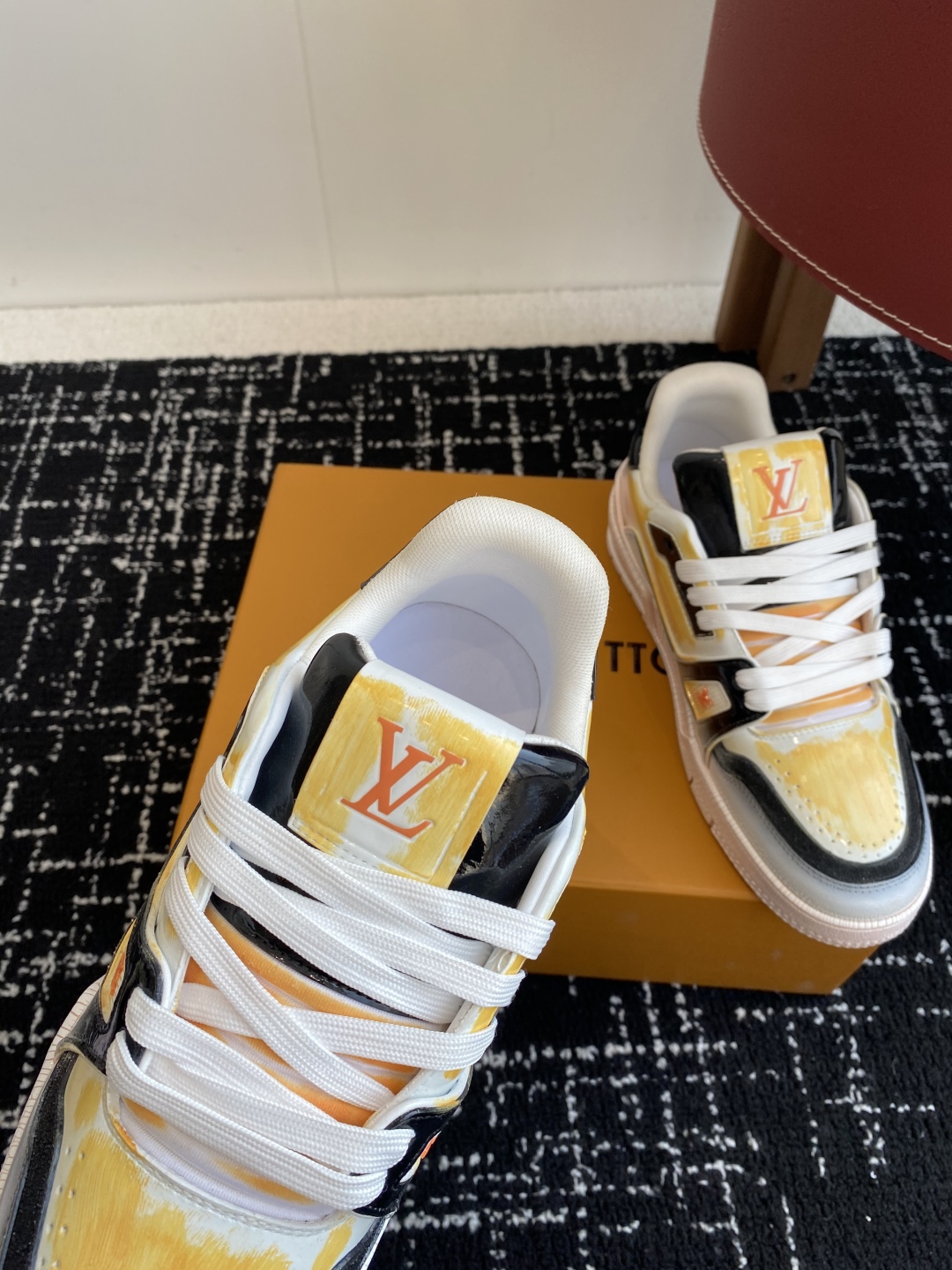 代购级
Louis Vuitton 25ss 系带驴家的爆款！trainer板鞋，每个人都必须入的款，绝