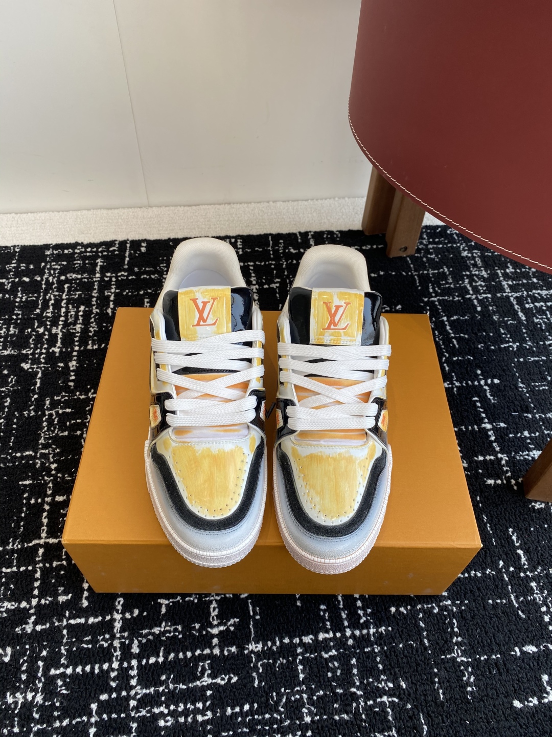 代购级
Louis Vuitton 25ss 系带驴家的爆款！trainer板鞋，每个人都必须入的款，绝
