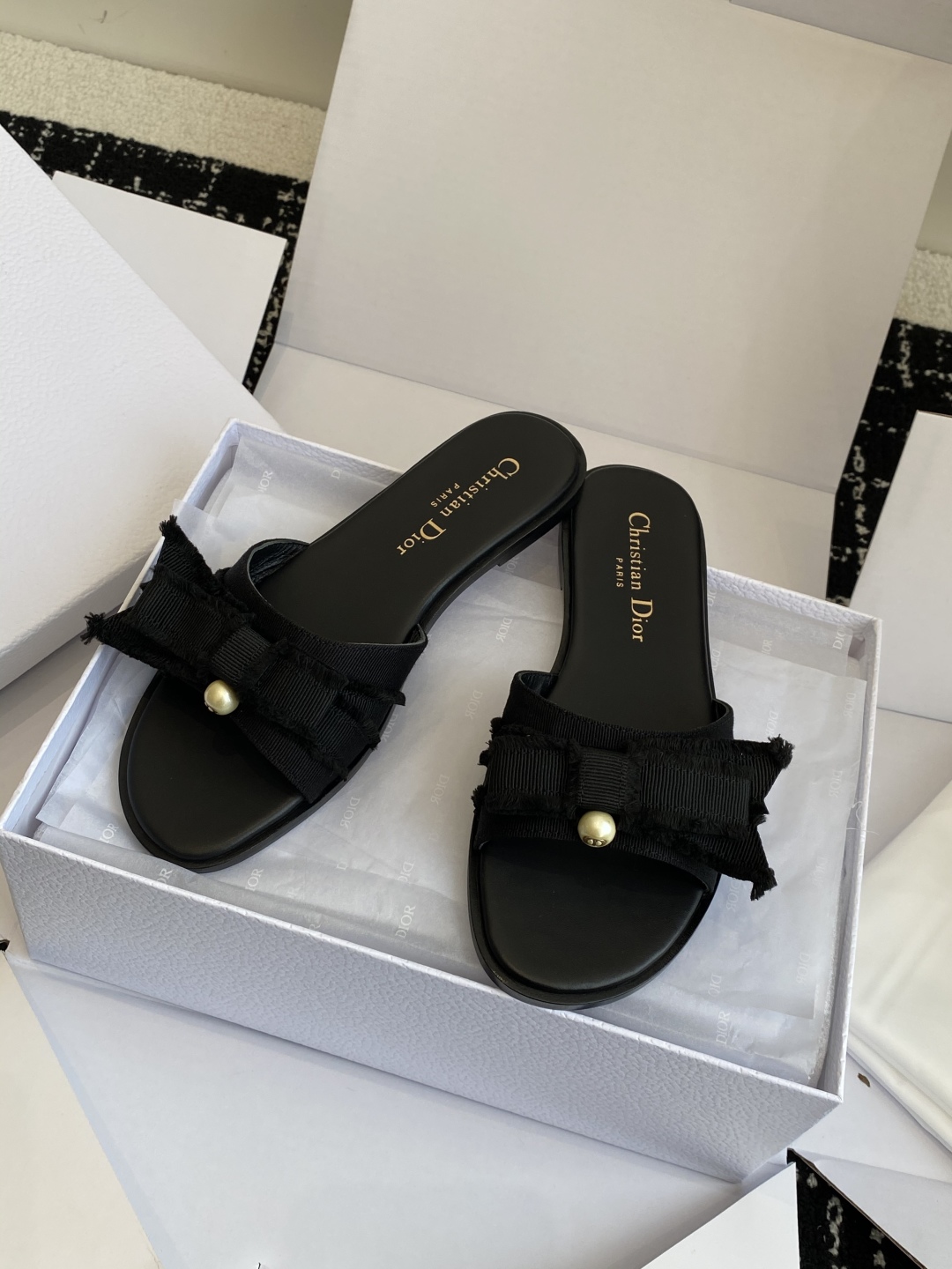 代购级（官网同步飞机盒✈️）
Dior 24ss cd家蝴蝶结珍珠 高跟拖鞋

cd倾情呈献 ADIOR
