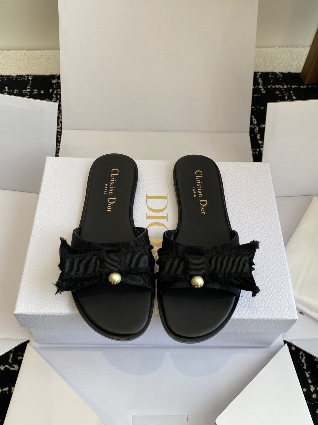 代购级（官网同步飞机盒✈️）
Dior 24ss cd家蝴蝶结珍珠 高跟拖鞋

cd倾情呈献 ADIOR