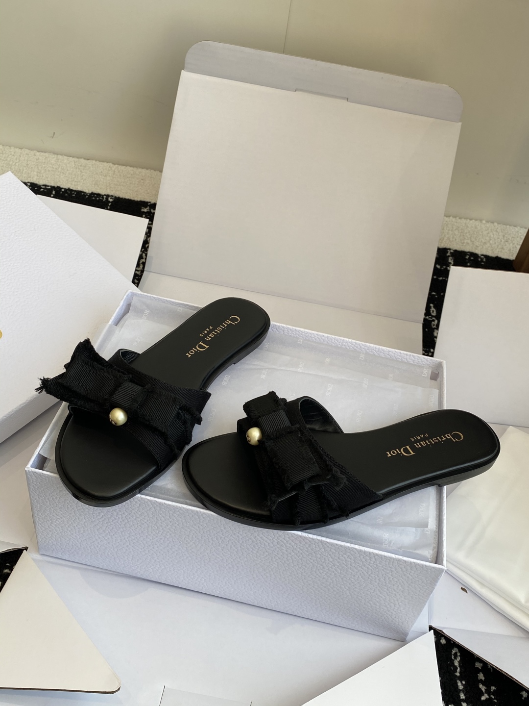 代购级（官网同步飞机盒✈️）
Dior 24ss cd家蝴蝶结珍珠 高跟拖鞋

cd倾情呈献 ADIOR