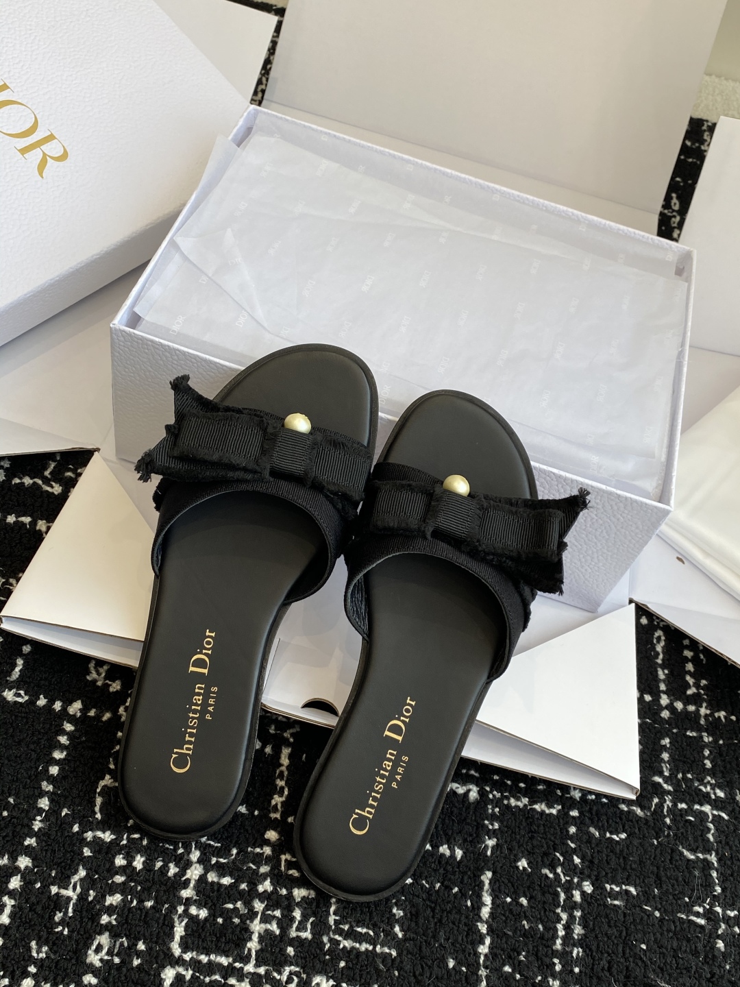 代购级（官网同步飞机盒✈️）
Dior 24ss cd家蝴蝶结珍珠 高跟拖鞋

cd倾情呈献 ADIOR
