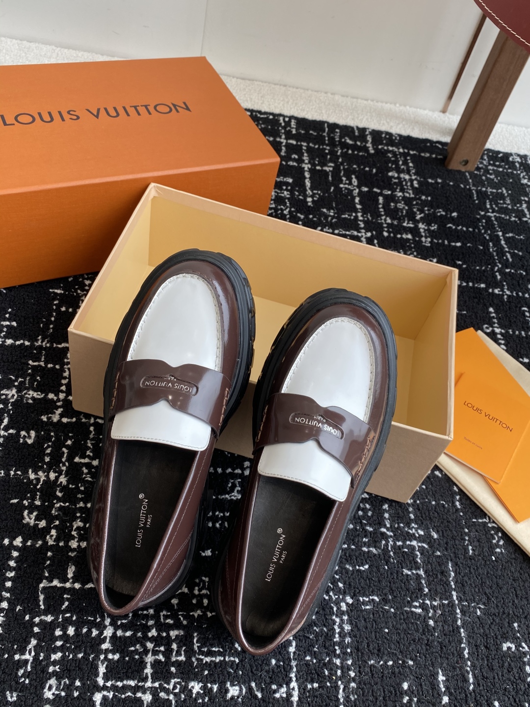 代购级
Louis  Vuitto 路易威登LV驴牌 25ss 春夏季新款 乐福鞋

乐福鞋Archli