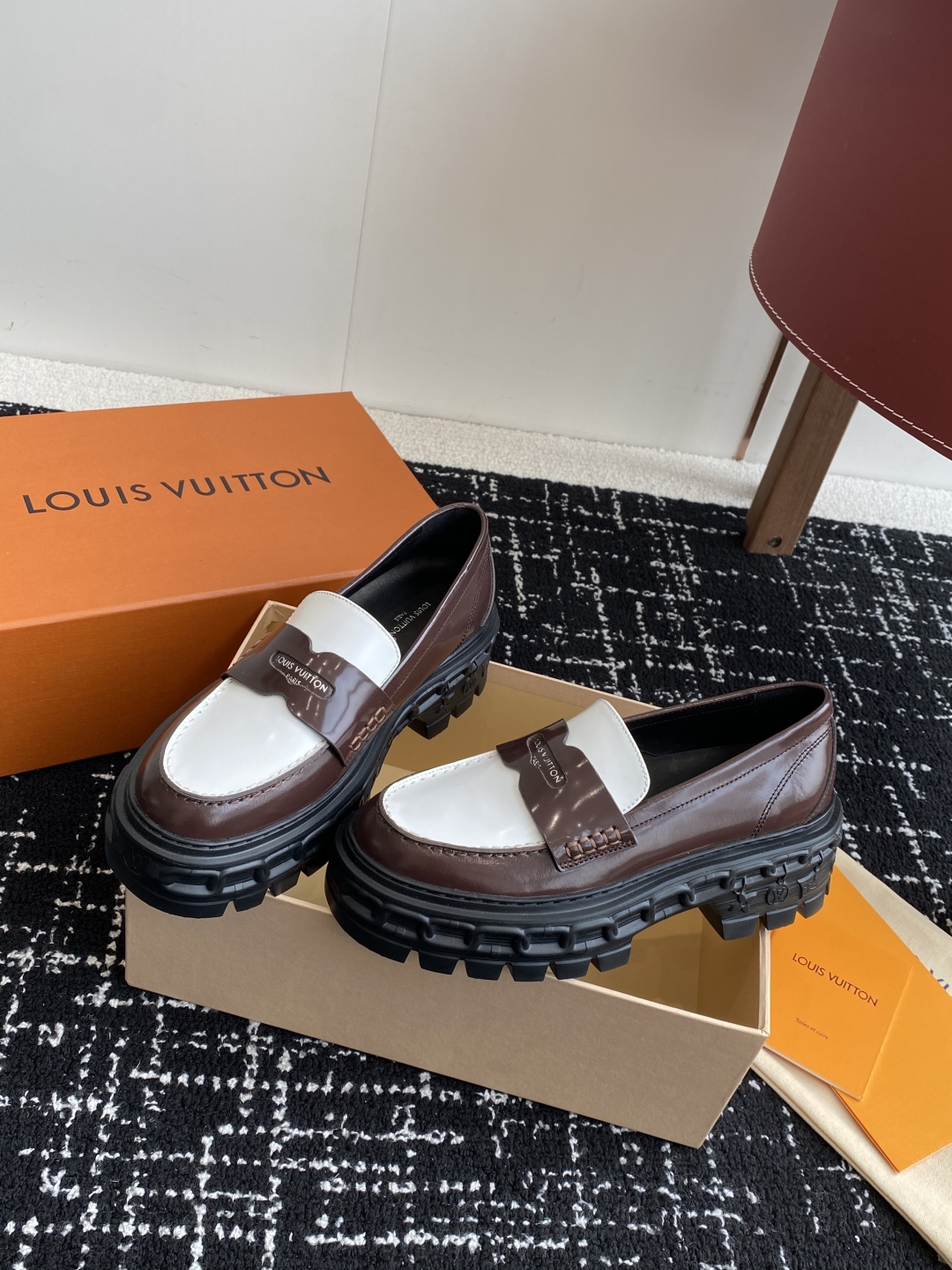 代购级
Louis  Vuitto 路易威登LV驴牌 25ss 春夏季新款 乐福鞋

乐福鞋Archli