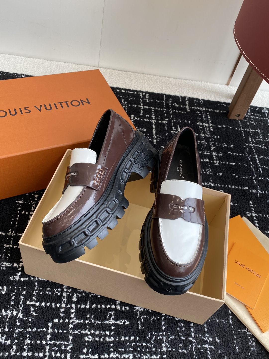 代购级
Louis  Vuitto 路易威登LV驴牌 25ss 春夏季新款 乐福鞋

乐福鞋Archli