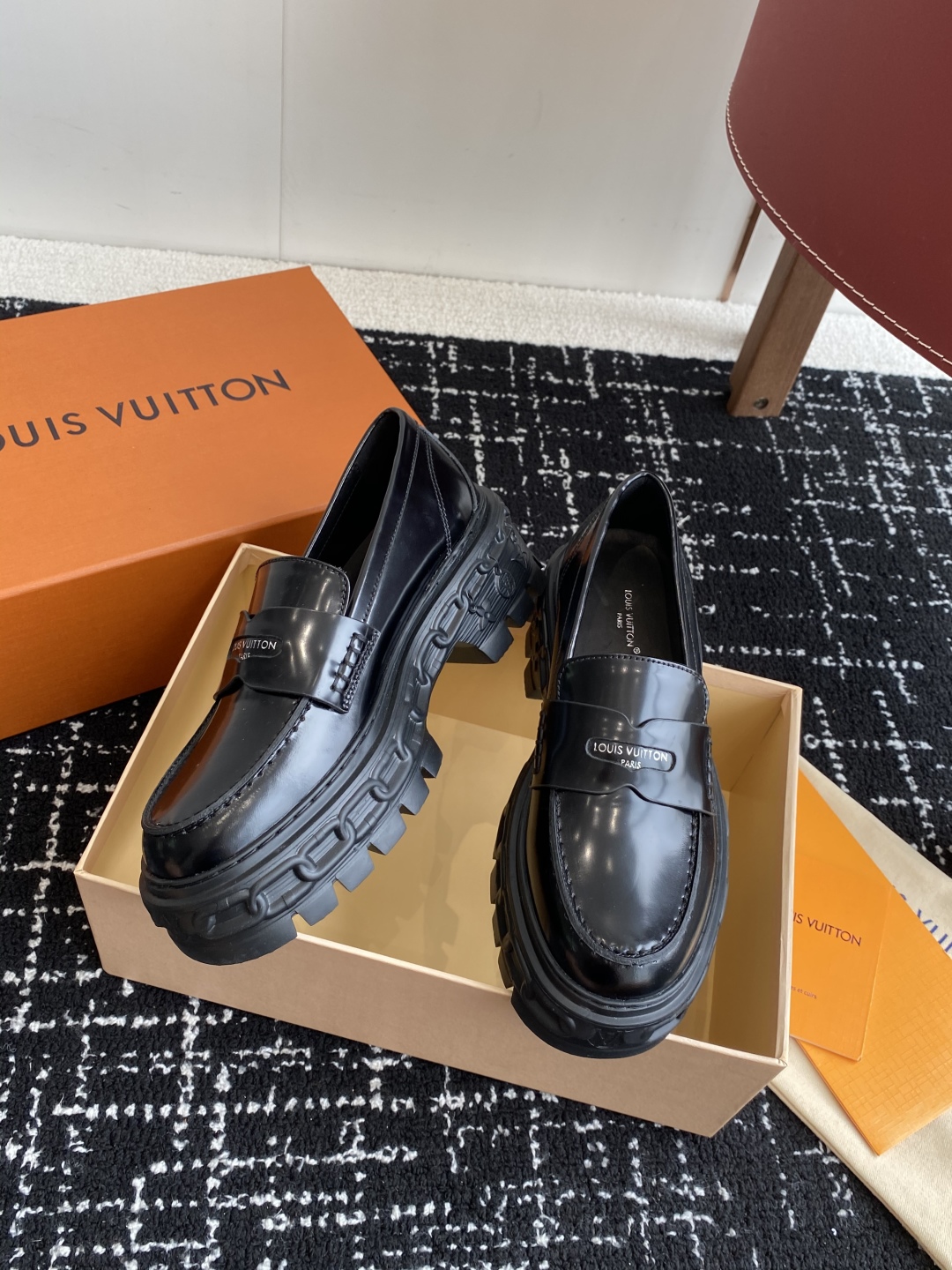 代购级
Louis  Vuitto 路易威登LV驴牌 25ss 春夏季新款 乐福鞋

乐福鞋Archli