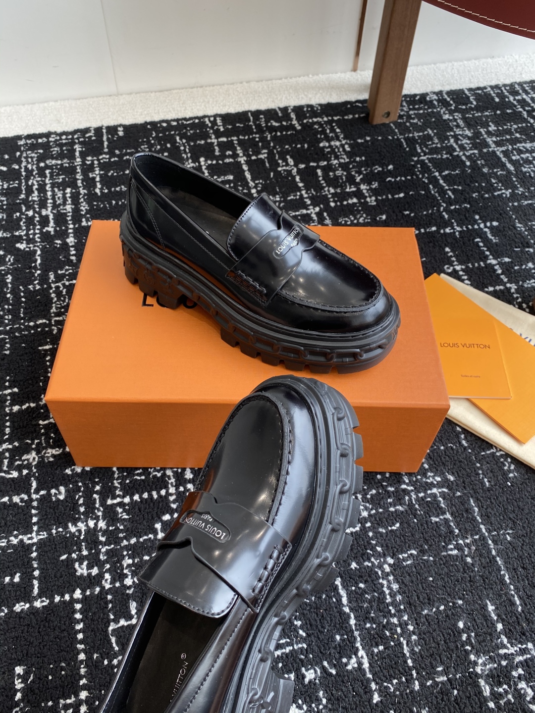 代购级
Louis  Vuitto 路易威登LV驴牌 25ss 春夏季新款 乐福鞋

乐福鞋Archli