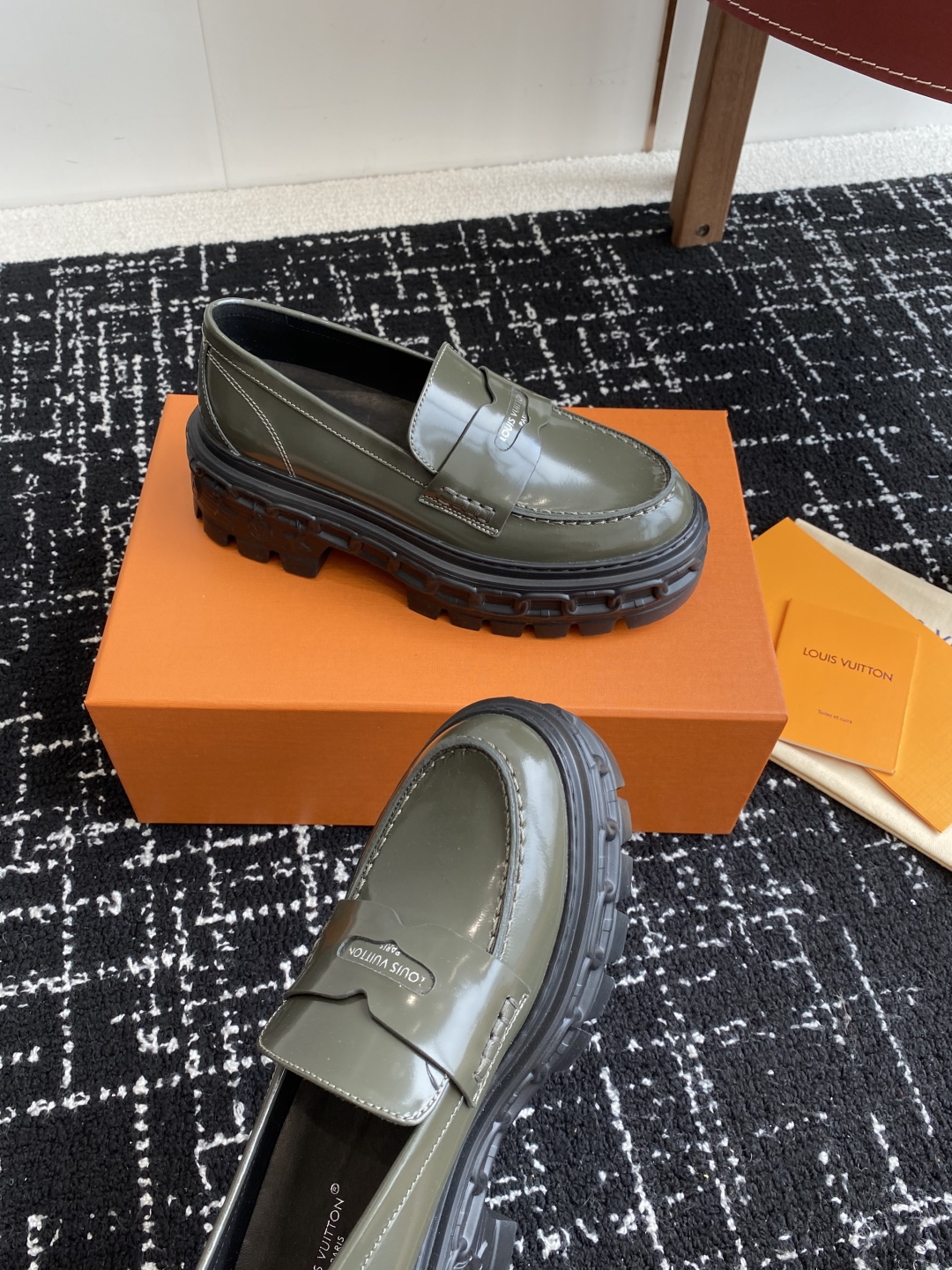 代购级
Louis  Vuitto 路易威登LV驴牌 25ss 春夏季新款 乐福鞋

乐福鞋Archli