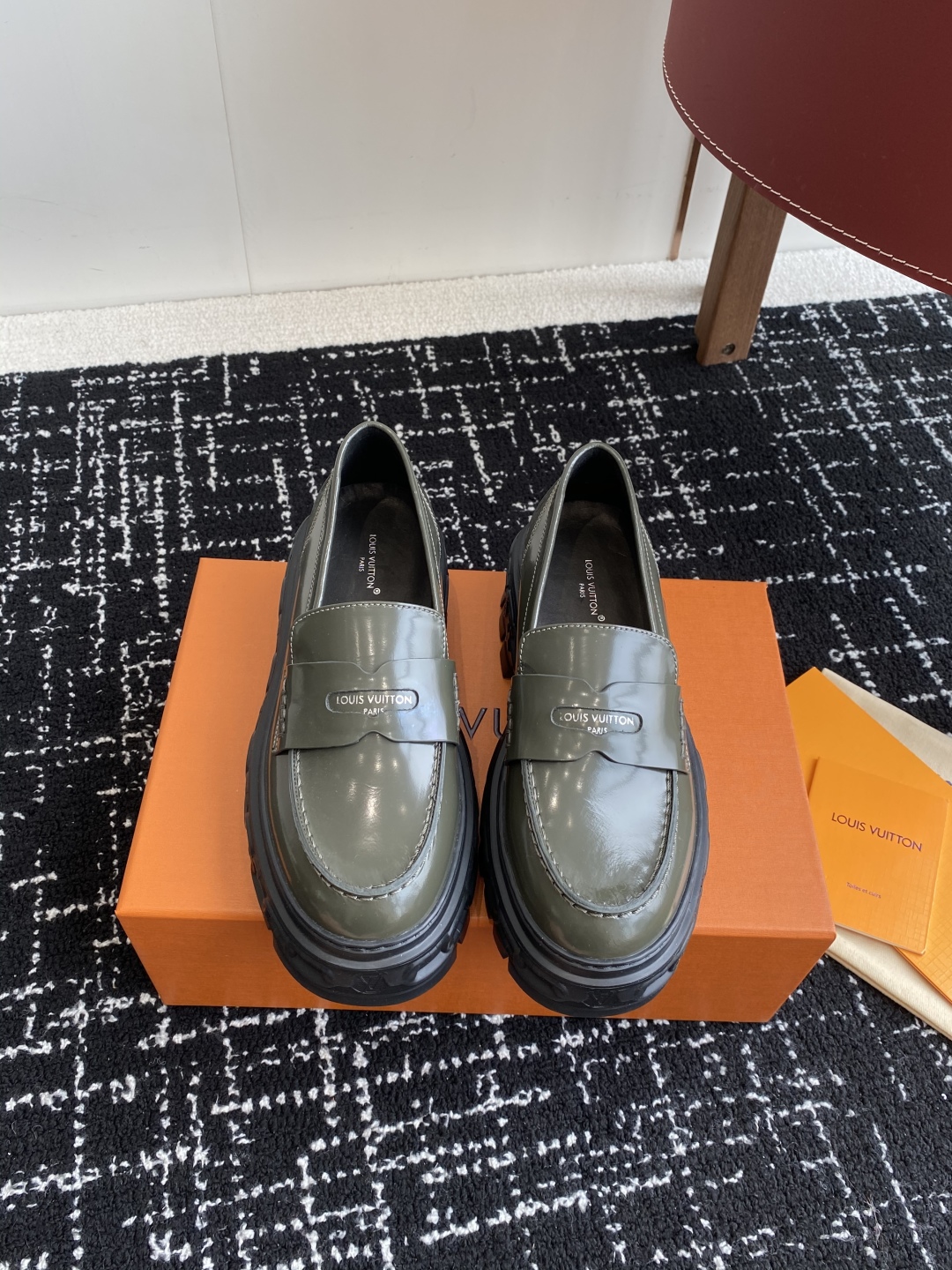 代购级
Louis  Vuitto 路易威登LV驴牌 25ss 春夏季新款 乐福鞋

乐福鞋Archli
