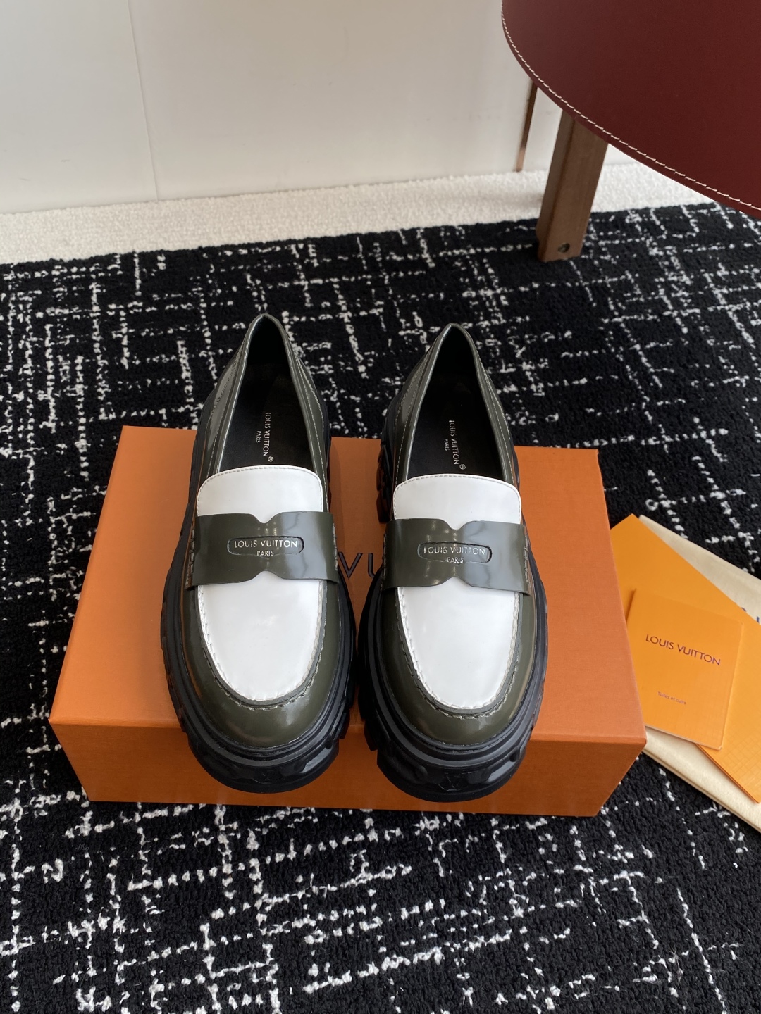 代购级
Louis  Vuitto 路易威登LV驴牌 25ss 春夏季新款 乐福鞋

乐福鞋Archli