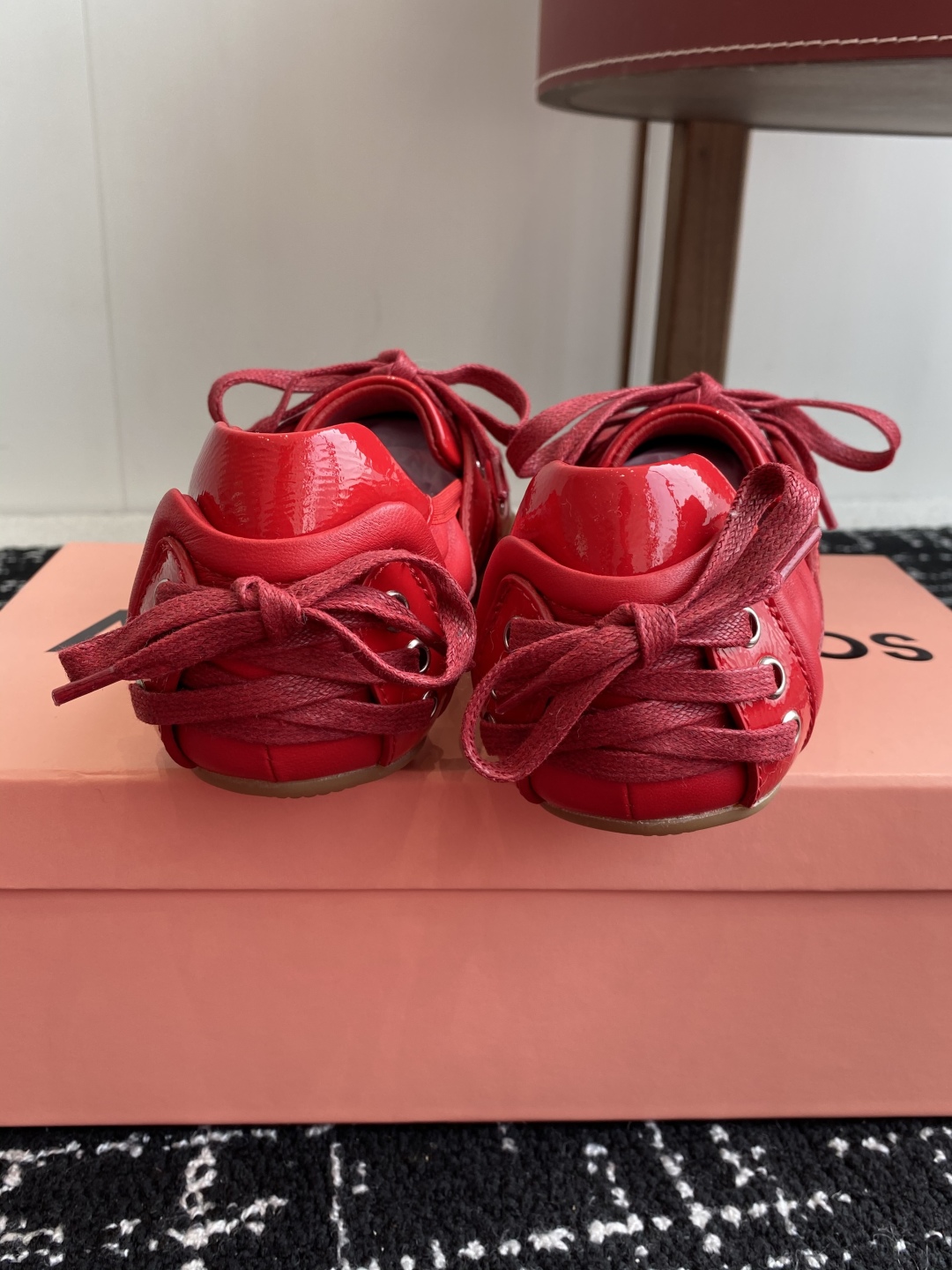代购级 涂鸦
Acne Studios 25ss 春夏季新款走秀款芭蕾鞋

可以说每一双都是可以珍藏的鞋
