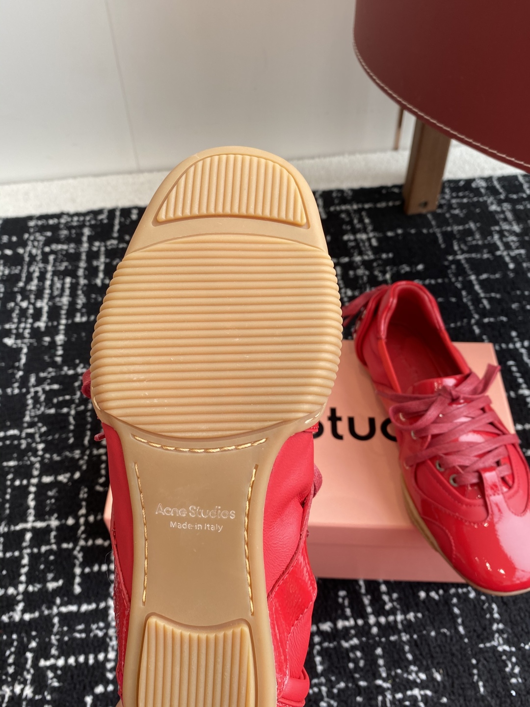 代购级 涂鸦
Acne Studios 25ss 春夏季新款走秀款芭蕾鞋

可以说每一双都是可以珍藏的鞋