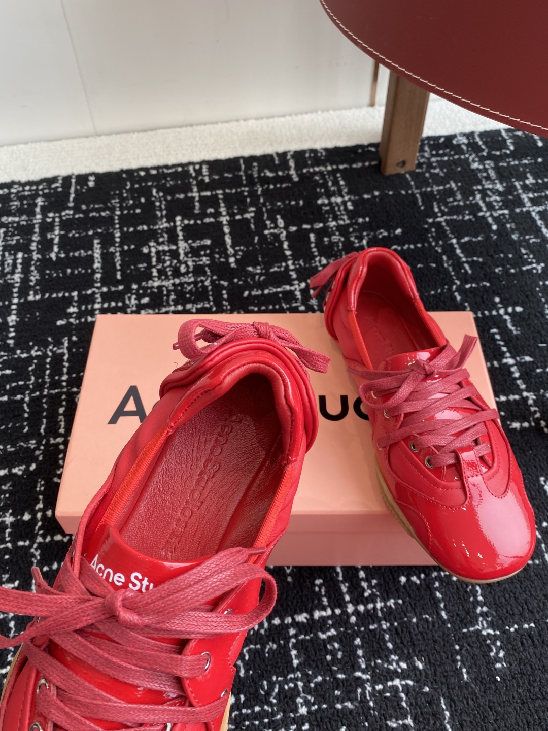 代购级 涂鸦
Acne Studios 25ss 春夏季新款走秀款芭蕾鞋

可以说每一双都是可以珍藏的鞋