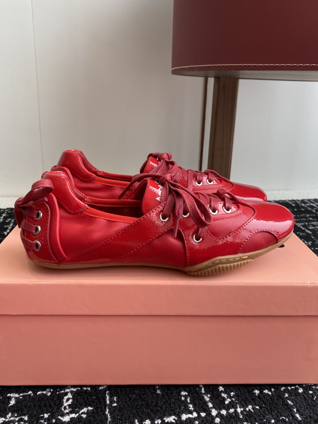代购级 涂鸦
Acne Studios 25ss 春夏季新款走秀款芭蕾鞋

可以说每一双都是可以珍藏的鞋