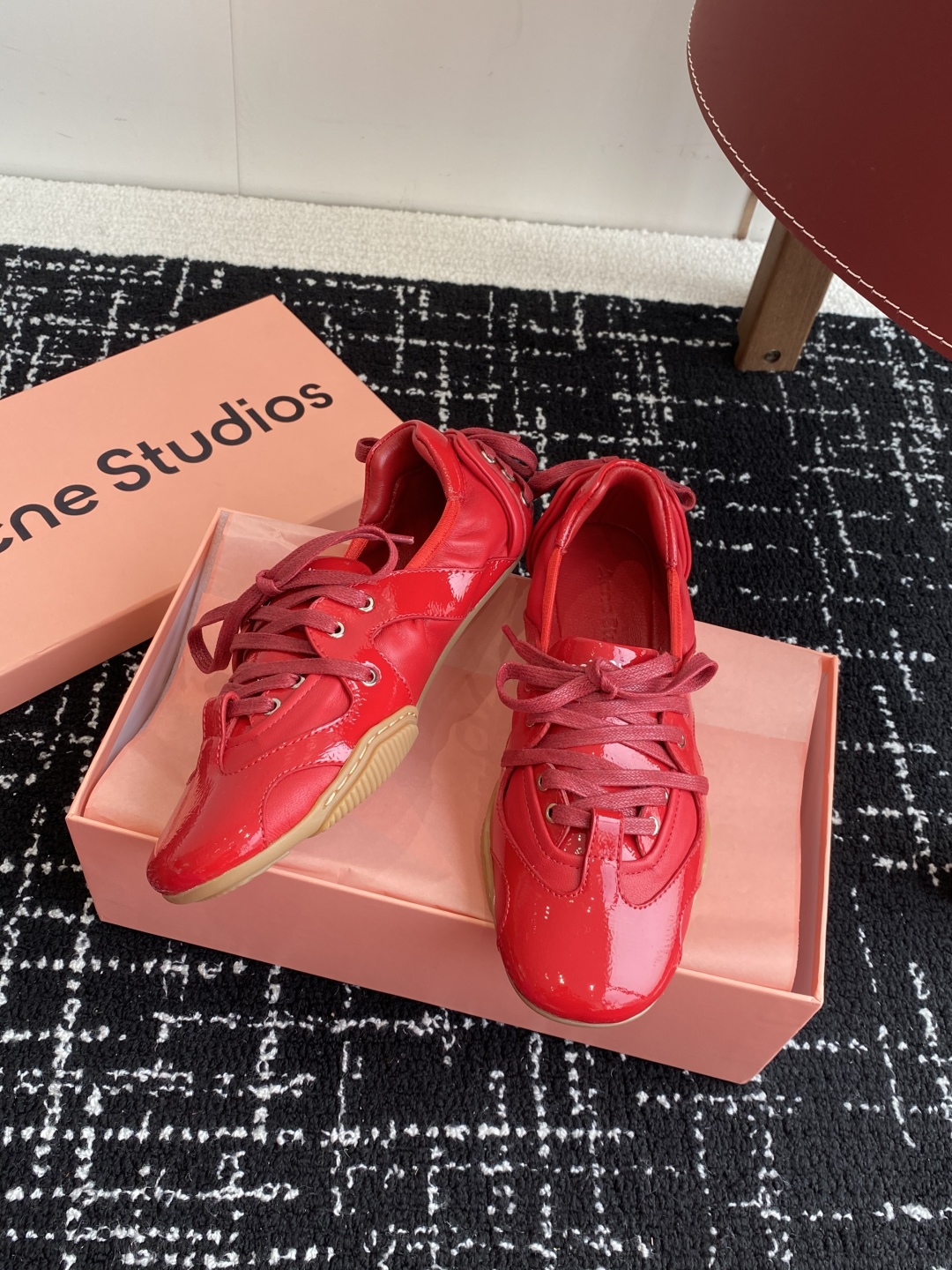 代购级 涂鸦
Acne Studios 25ss 春夏季新款走秀款芭蕾鞋

可以说每一双都是可以珍藏的鞋
