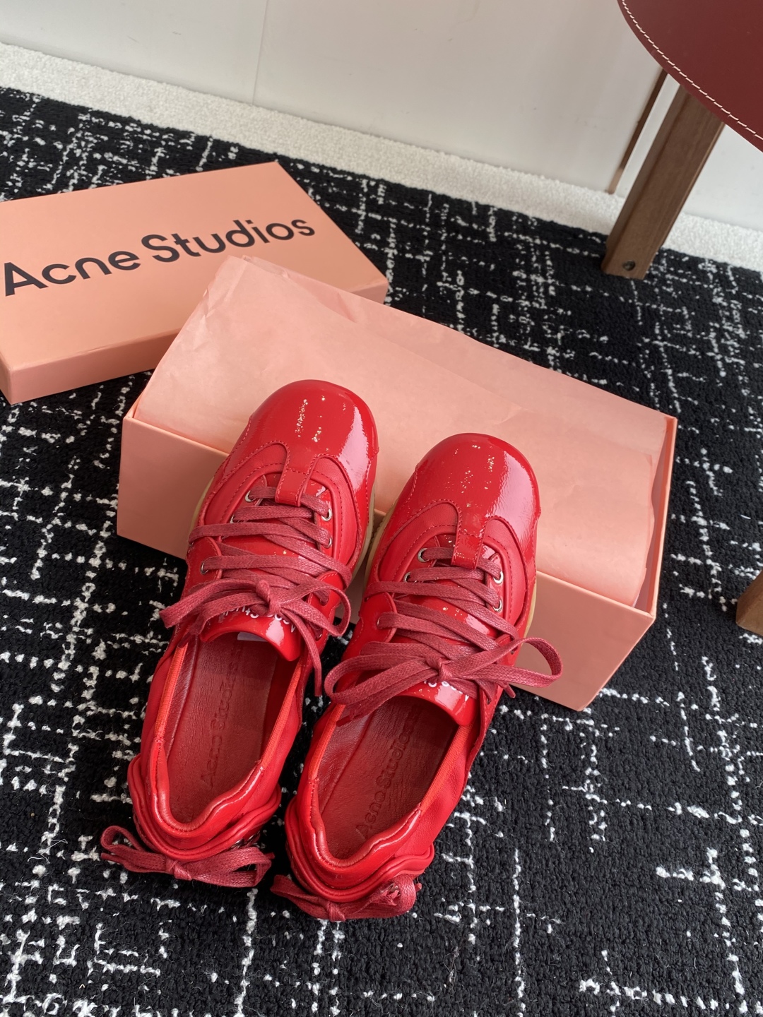 代购级 涂鸦
Acne Studios 25ss 春夏季新款走秀款芭蕾鞋

可以说每一双都是可以珍藏的鞋