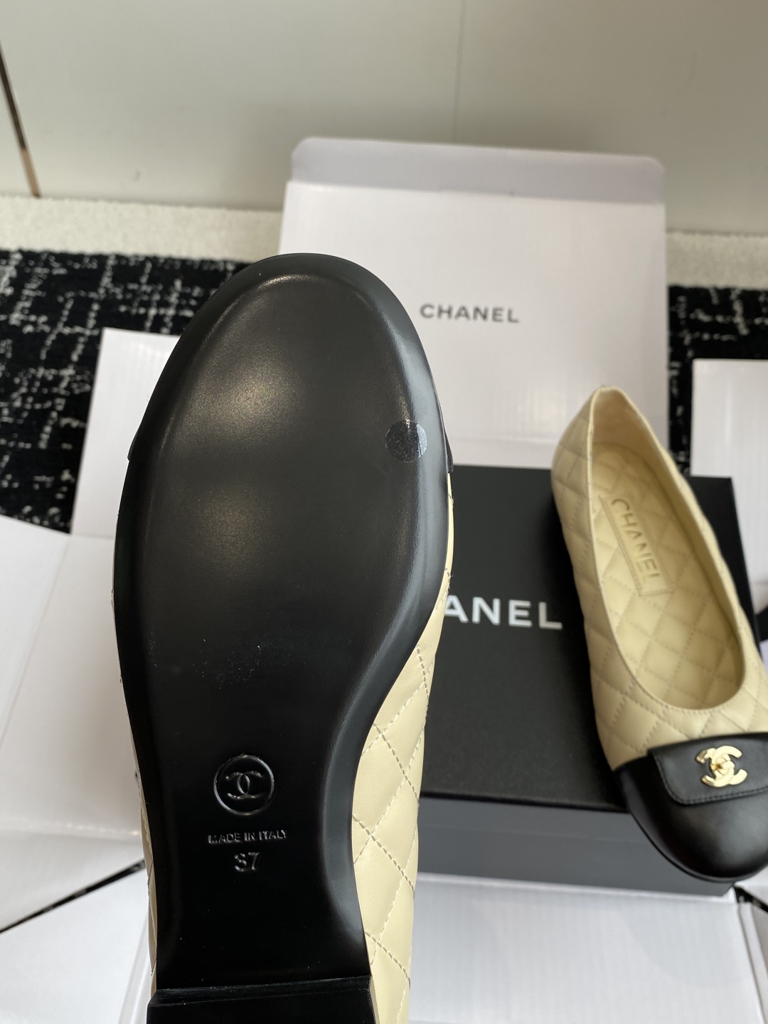 东莞代购级（官网同步✈️盒包装）
Chanel25ss 芭蕾舞单鞋 原版11切割而成 Chanel香奈儿